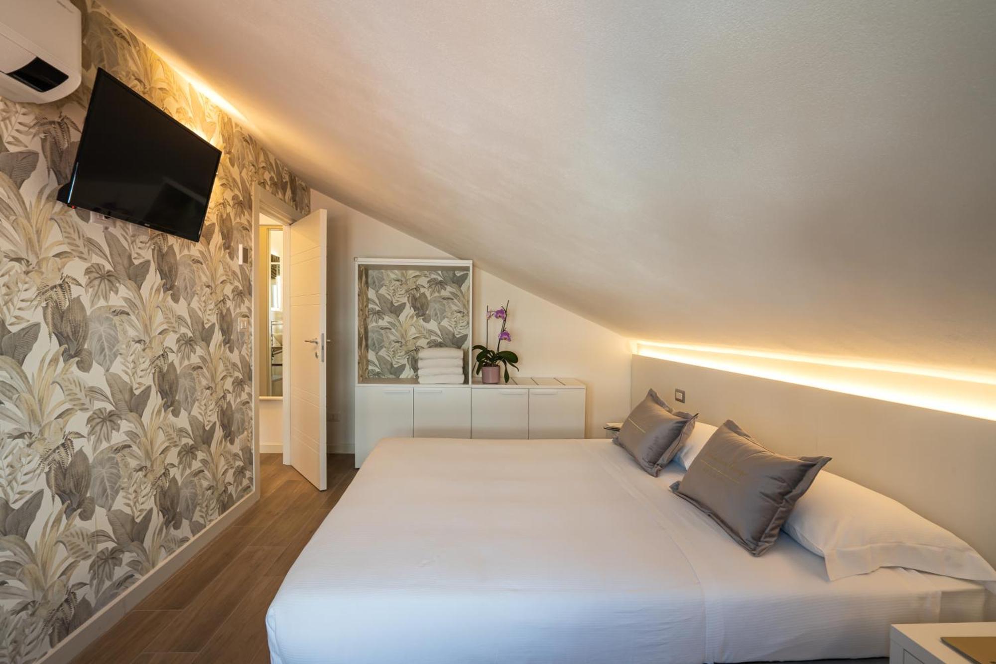 Inaugurazione 2024 - Villa Pratu Apartments A 100 Metri Dal Mare Riccione Rum bild